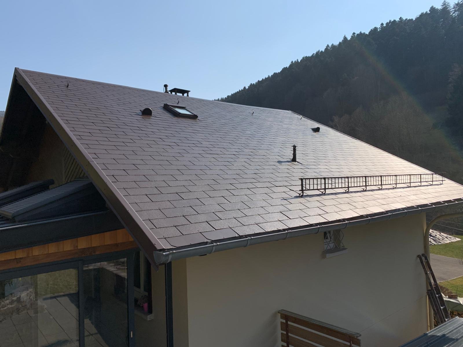 Toiture avec hydrofuge coloré